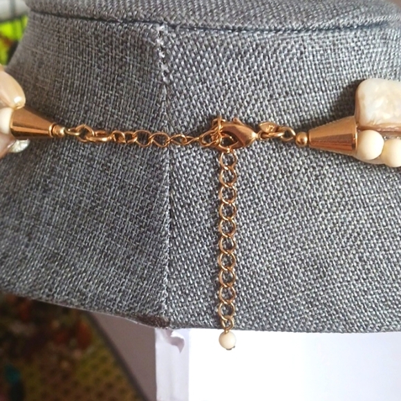 Mermaidcore Ivory Faux Pearl Necklace Multistrand - Pre-loved (20"-23) - Picture 4 of 4